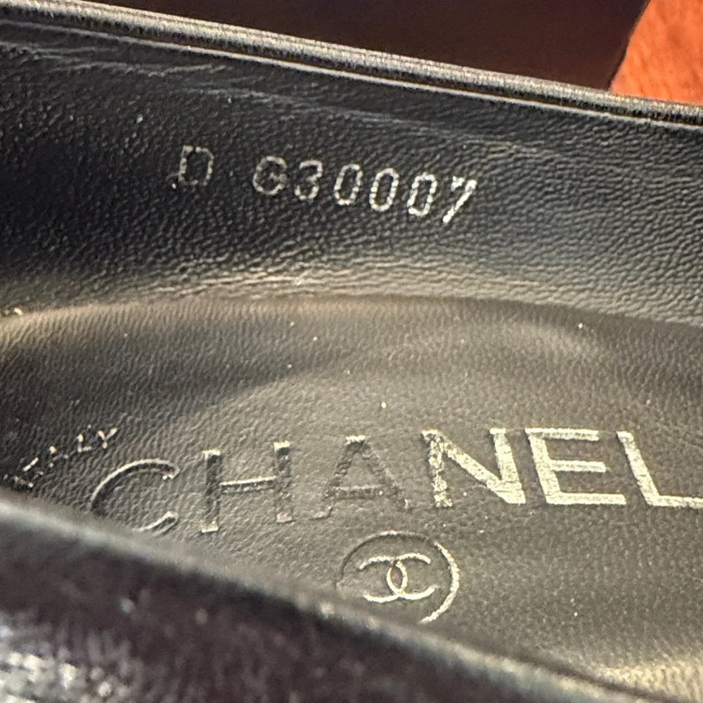 CHANEL  Black Leather Cap-Toe Chain-Trim Platform Pumps with box